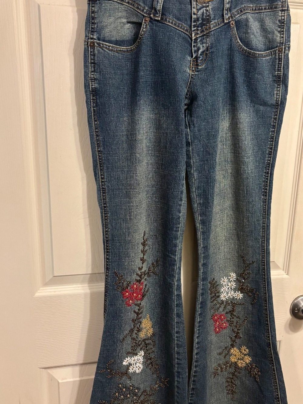 Denim Bell Bottom Floral Beaded -L - Picture 5 of 9